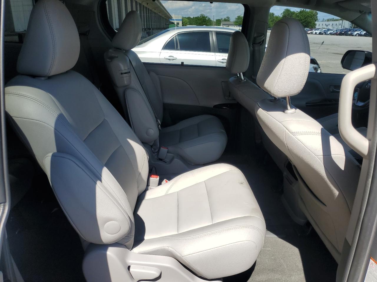 2017 Toyota Sienna Xle VIN: 5TDYZ3DC2HS817445 Lot: 56551795