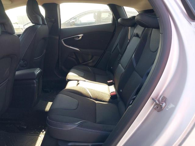 2017 VOLVO V40 MOMENT