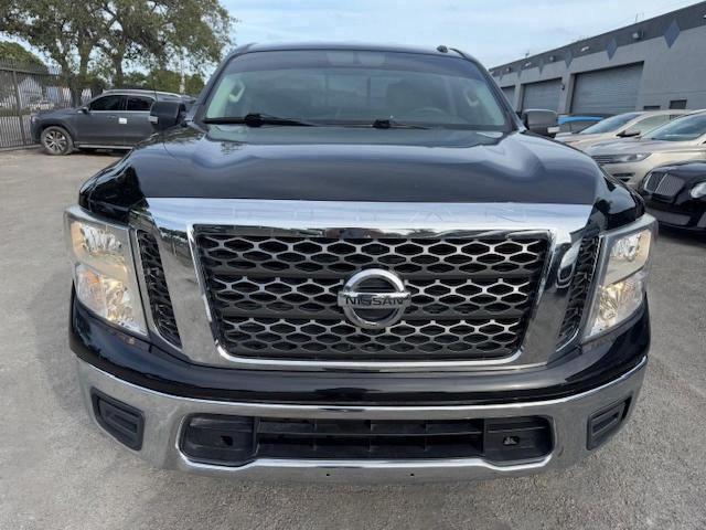  NISSAN TITAN 2018 Black