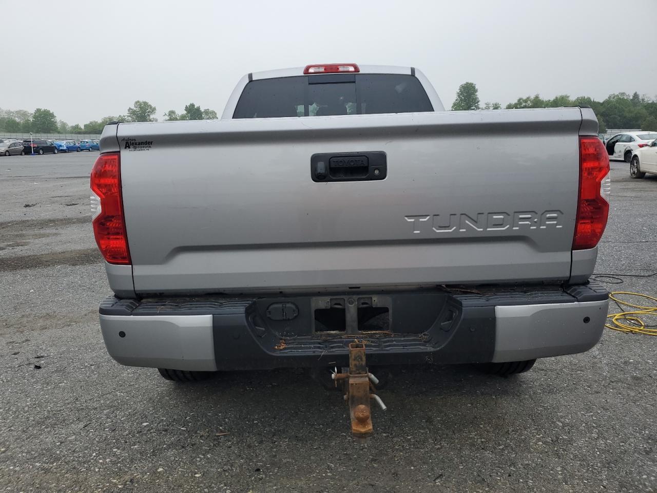 2018 Toyota Tundra Double Cab Sr VIN: 5TFUY5F12JX725096 Lot: 57056225