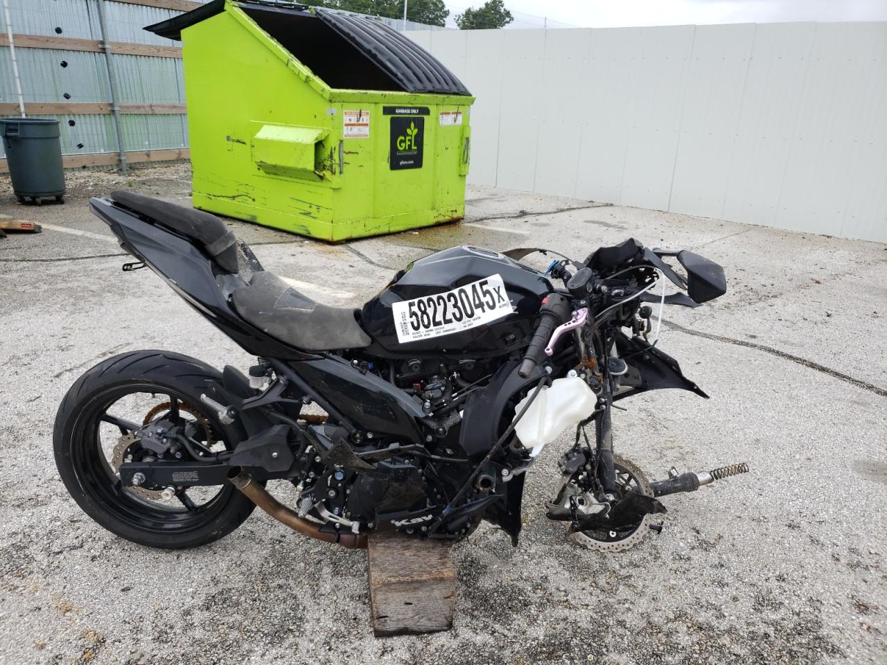 Rogersville, MO에서 판매 중인 2018 Kawasaki Ex400 - Front End