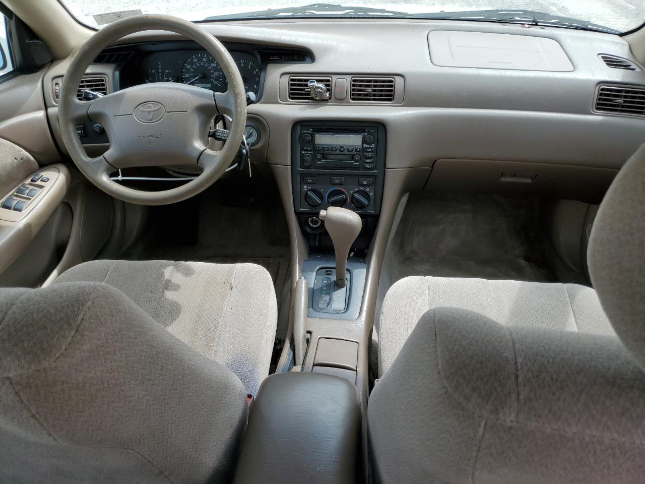 2000 Toyota Camry Ce VIN: JT2BG22K5Y0515773 Lot: 56463235