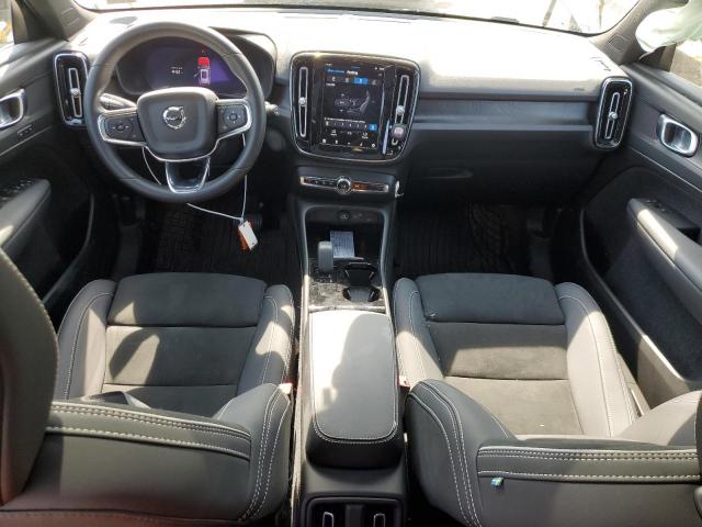  VOLVO XC40 2023 Srebrny