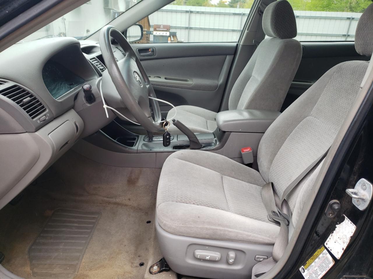 2004 Toyota Camry Le VIN: 4T1BE32K04U297890 Lot: 56909065