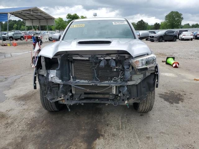  TOYOTA TACOMA 2017 Srebrny