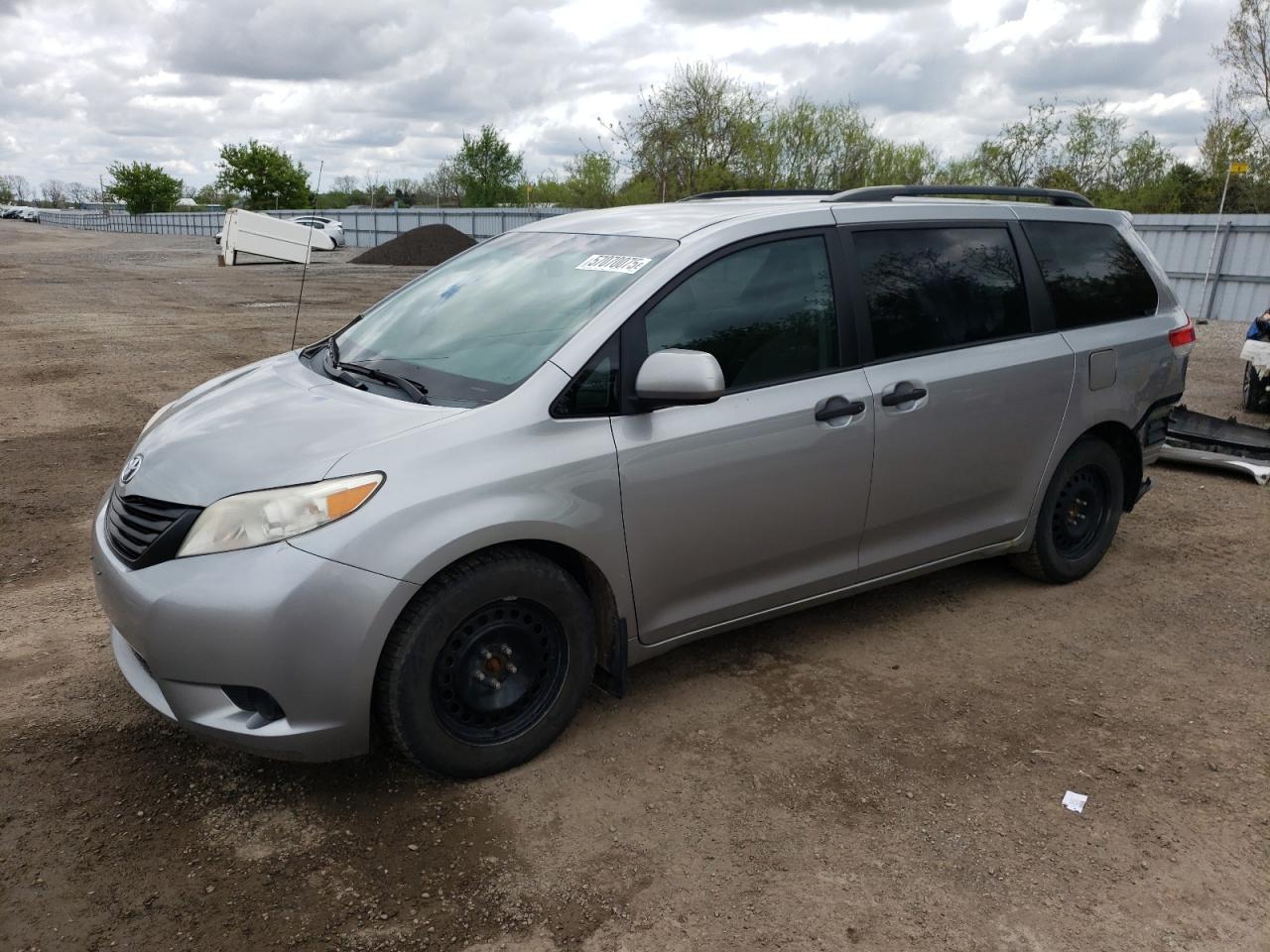 2011 Toyota Sienna  zu verkaufen in London, ON - Mechanical