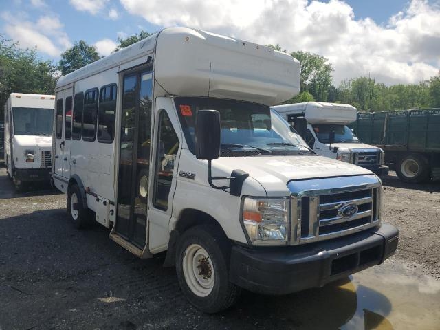 2017 Ford Econoline E350 Super Duty Cutaway Van