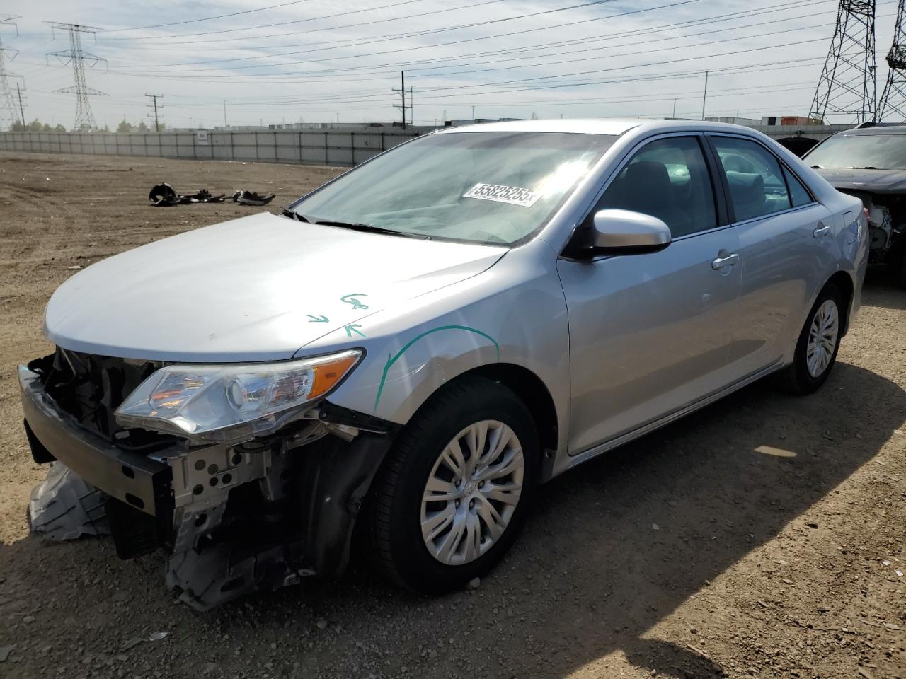 2014 Toyota Camry L продається в Elgin, IL - Front End