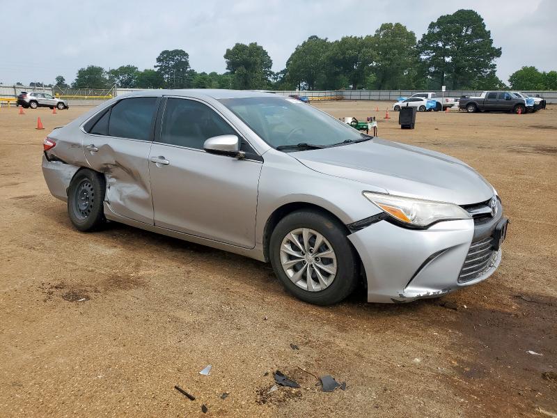  TOYOTA CAMRY 2017 Серебристый