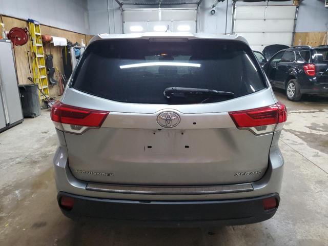  TOYOTA HIGHLANDER 2018 Silver