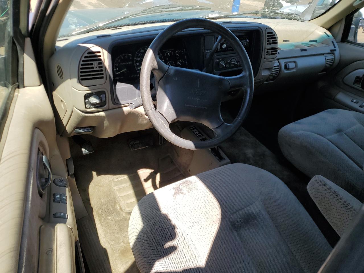 1996 Chevrolet Gmt-400 K1500 VIN: 1GCEK19R9TE186586 Lot: 57350095