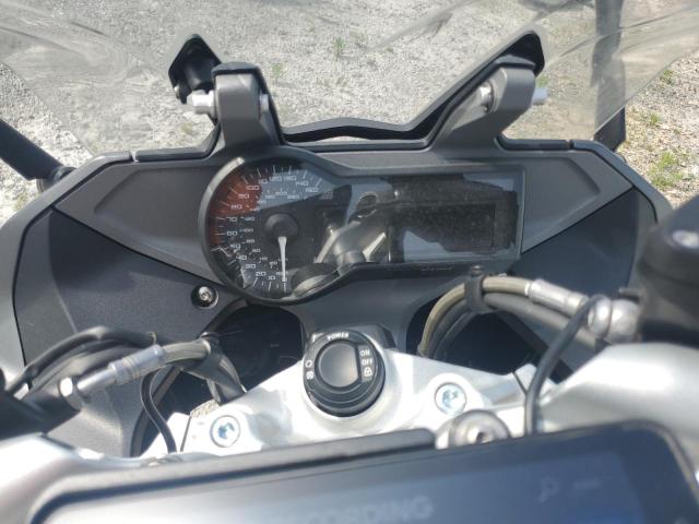  BMW R-SERIES 2018 Серебристый