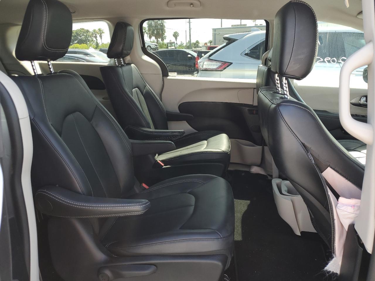 2024 Chrysler Pacifica Hybrid Select VIN: 2C4RC1S7XRR126898 Lot: 56998225