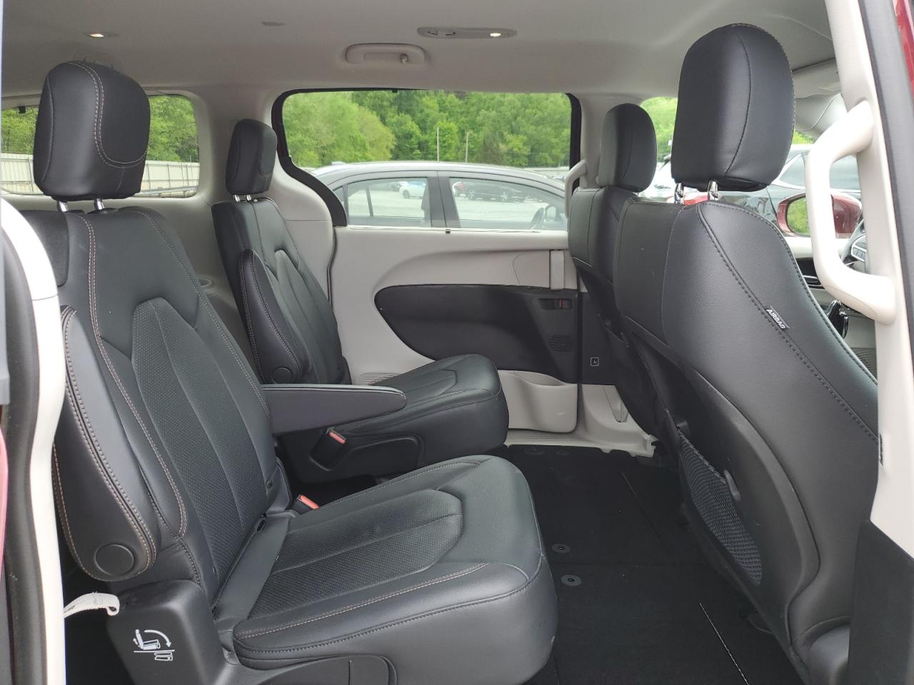 2019 Chrysler Pacifica Touring L VIN: 2C4RC1BGXKR569591 Lot: 56828365