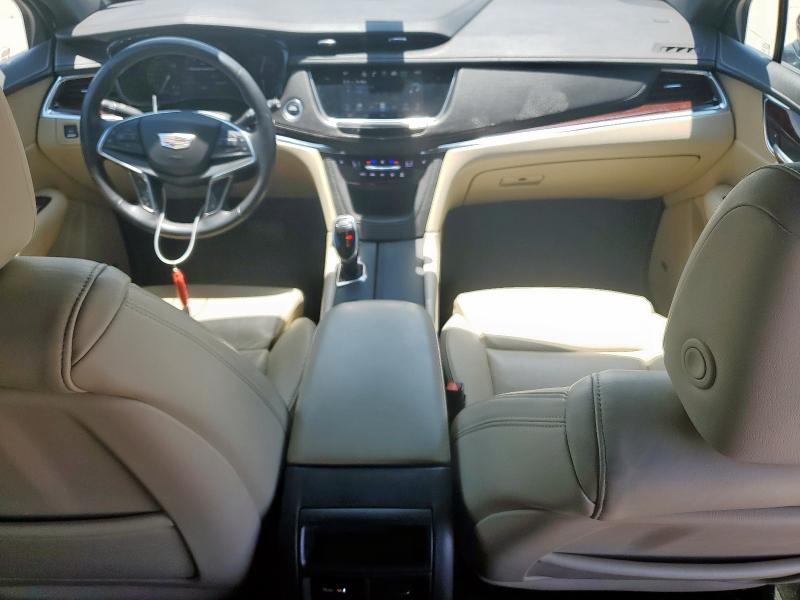  CADILLAC XT5 2017 Granatowy