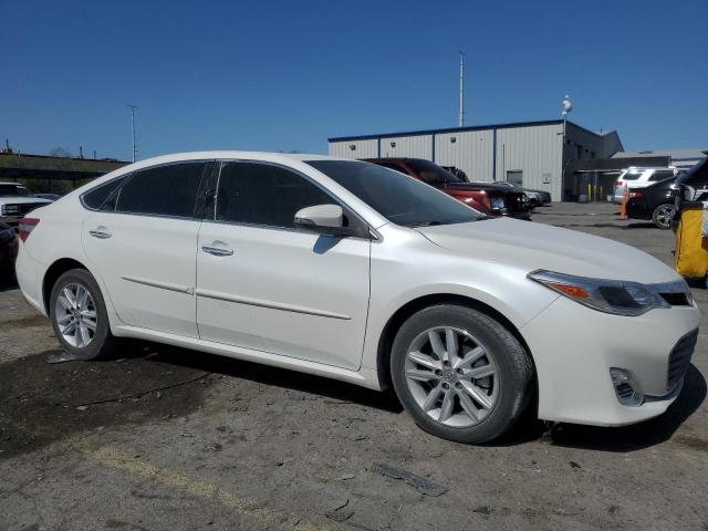 Седани TOYOTA AVALON 2015 Білий