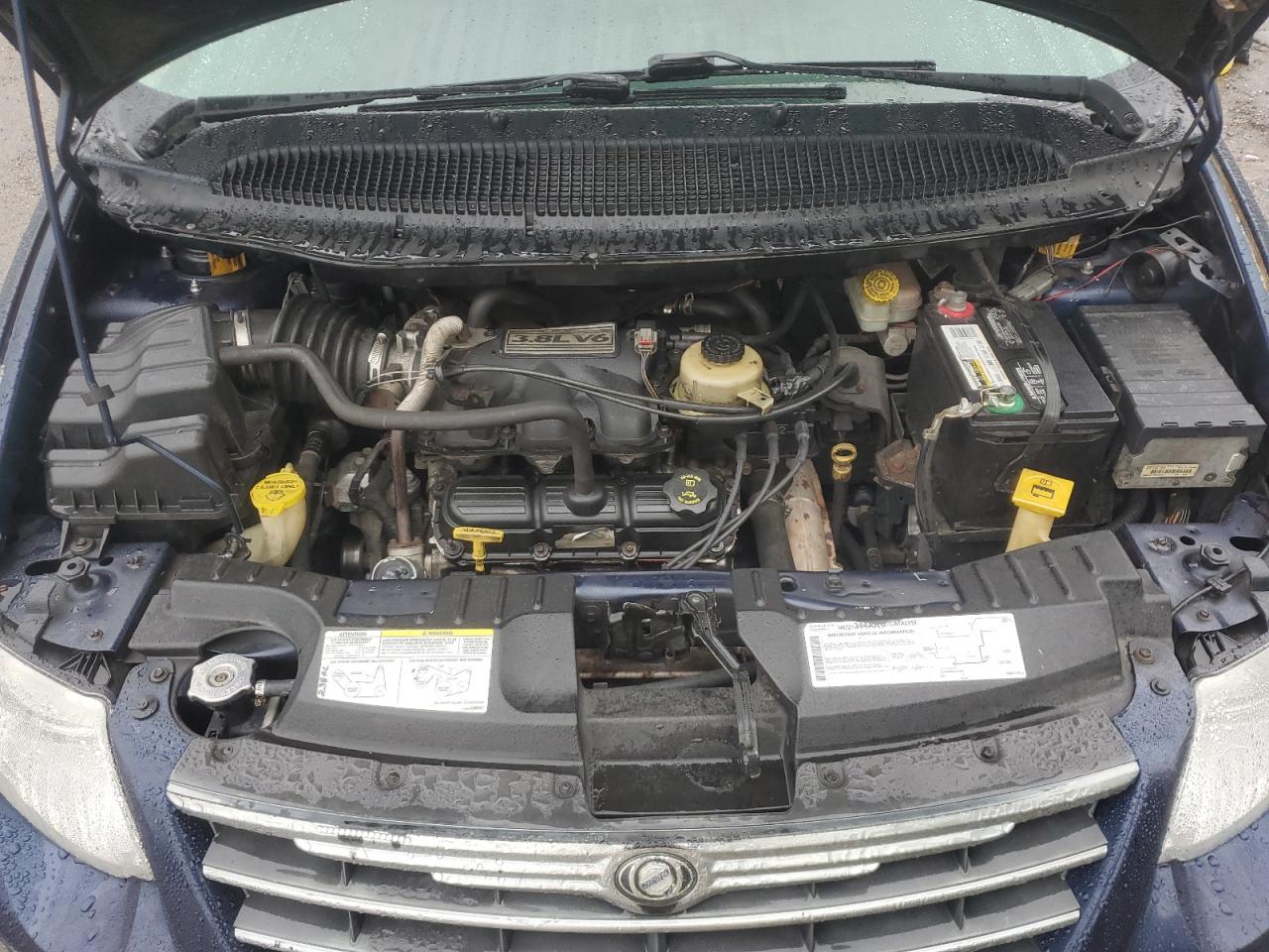 2005 Chrysler Town & Country Limited VIN: 2C4GP64L75R489186 Lot: 56739385