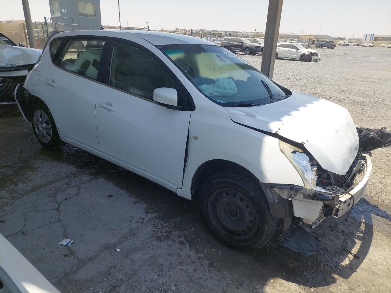 MNTBC2C93G6011063 - 2016 Nissan Tiida - #undefined