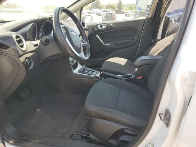 Седани FORD FIESTA 2015 Білий