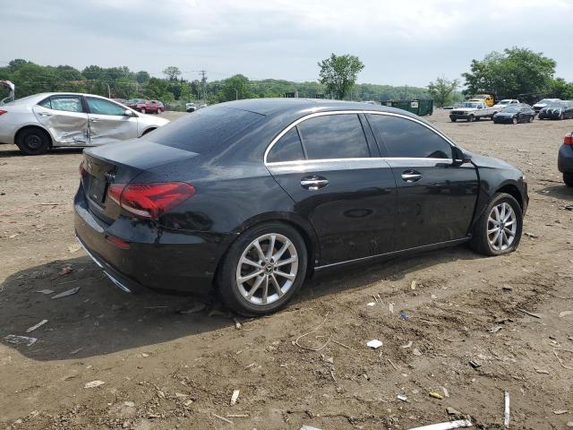  MERCEDES-BENZ A-CLASS 2019 Чорний