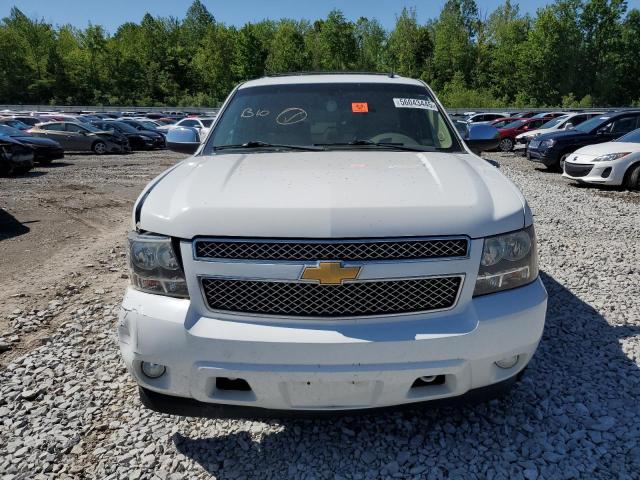 Parquets CHEVROLET SUBURBAN 2014 Biały