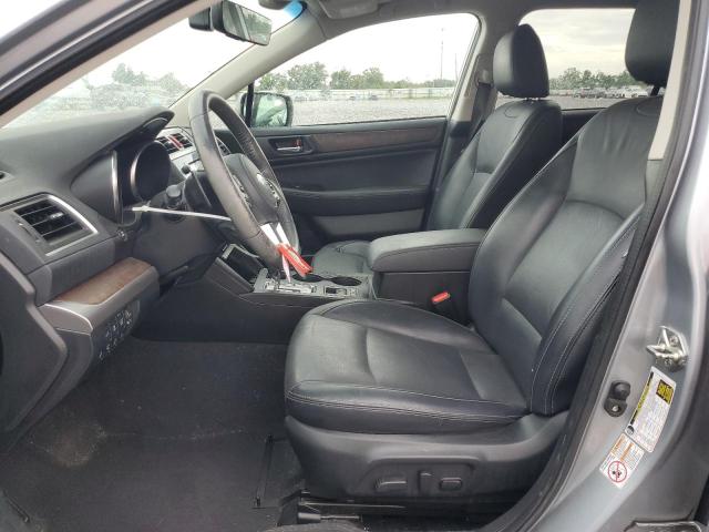  SUBARU OUTBACK 2017 Srebrny