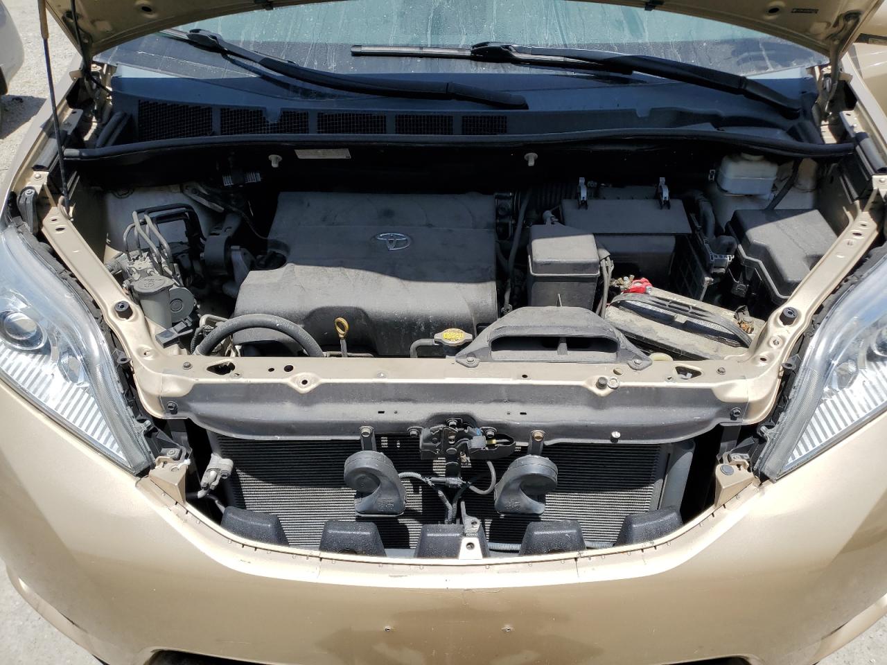 2011 Toyota Sienna Xle VIN: 5TDYK3DC2BS058579 Lot: 56764015