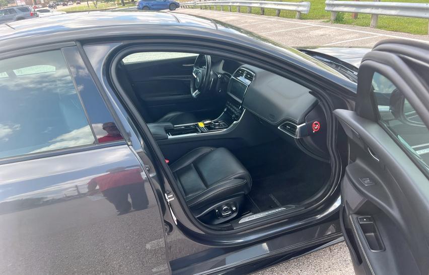  JAGUAR XE 2019 Szary