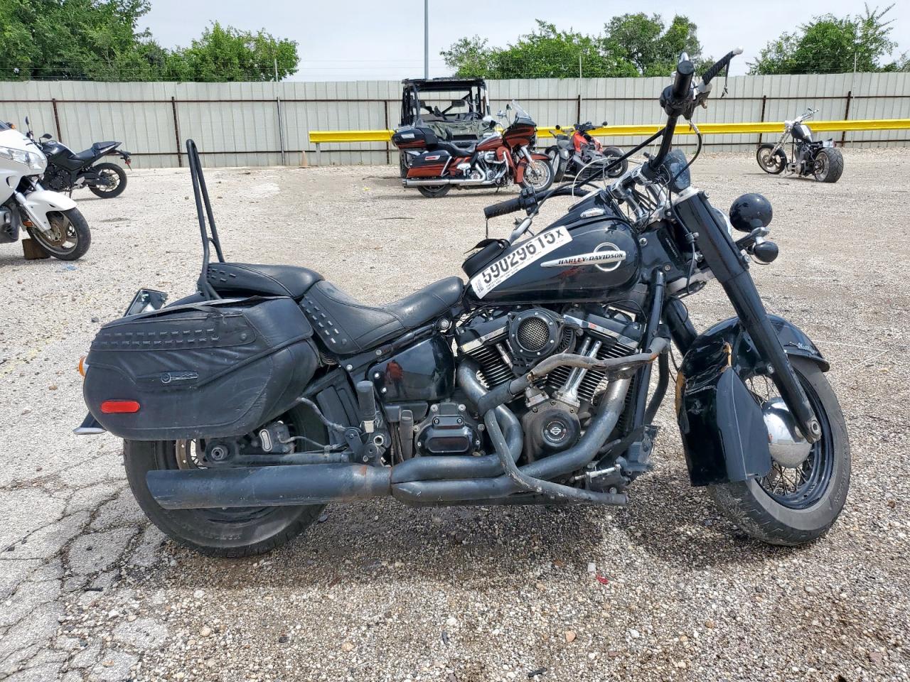 2018 Harley-Davidson Flhcs Heritage Classic 114
