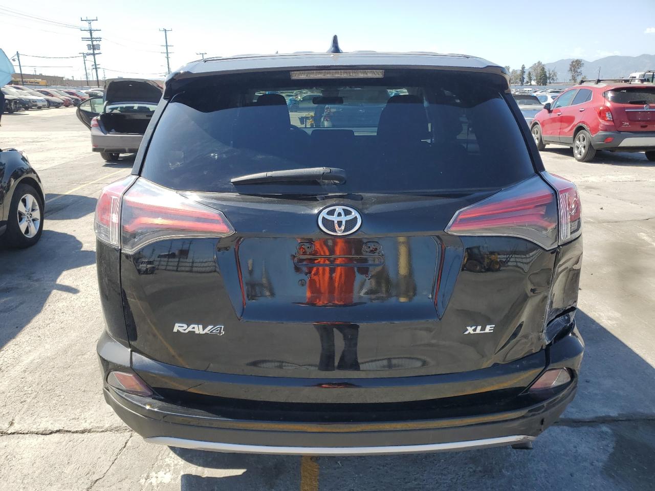 2017 Toyota Rav4 Xle VIN: 2T3WFREV6HW388442 Lot: 49711325