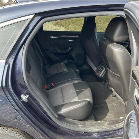 Sedans CHEVROLET IMPALA 2017 Granatowy