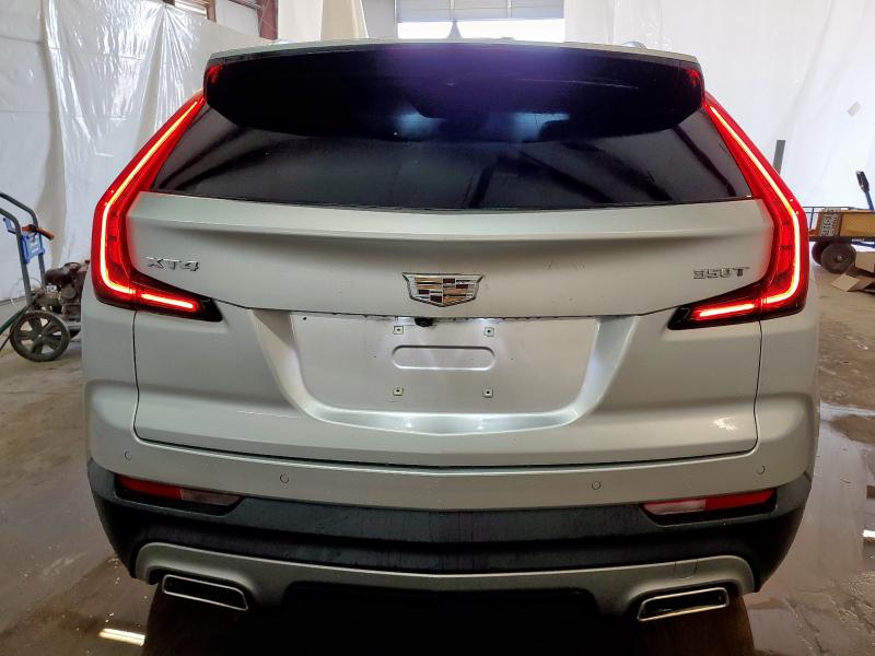  CADILLAC XT4 2022 Серебристый
