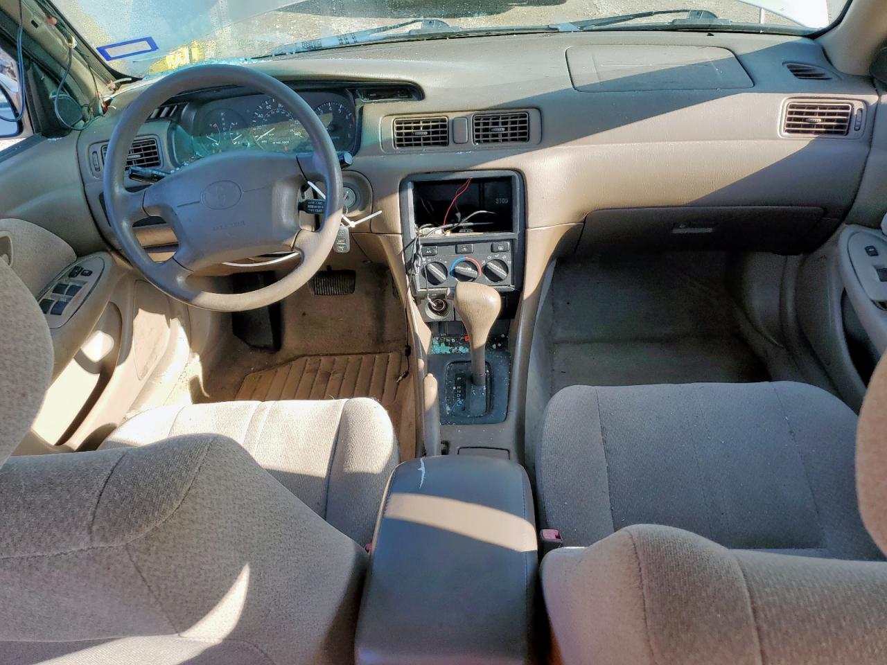 2000 Toyota Camry Ce VIN: JT2BG22K1Y0393851 Lot: 58707525