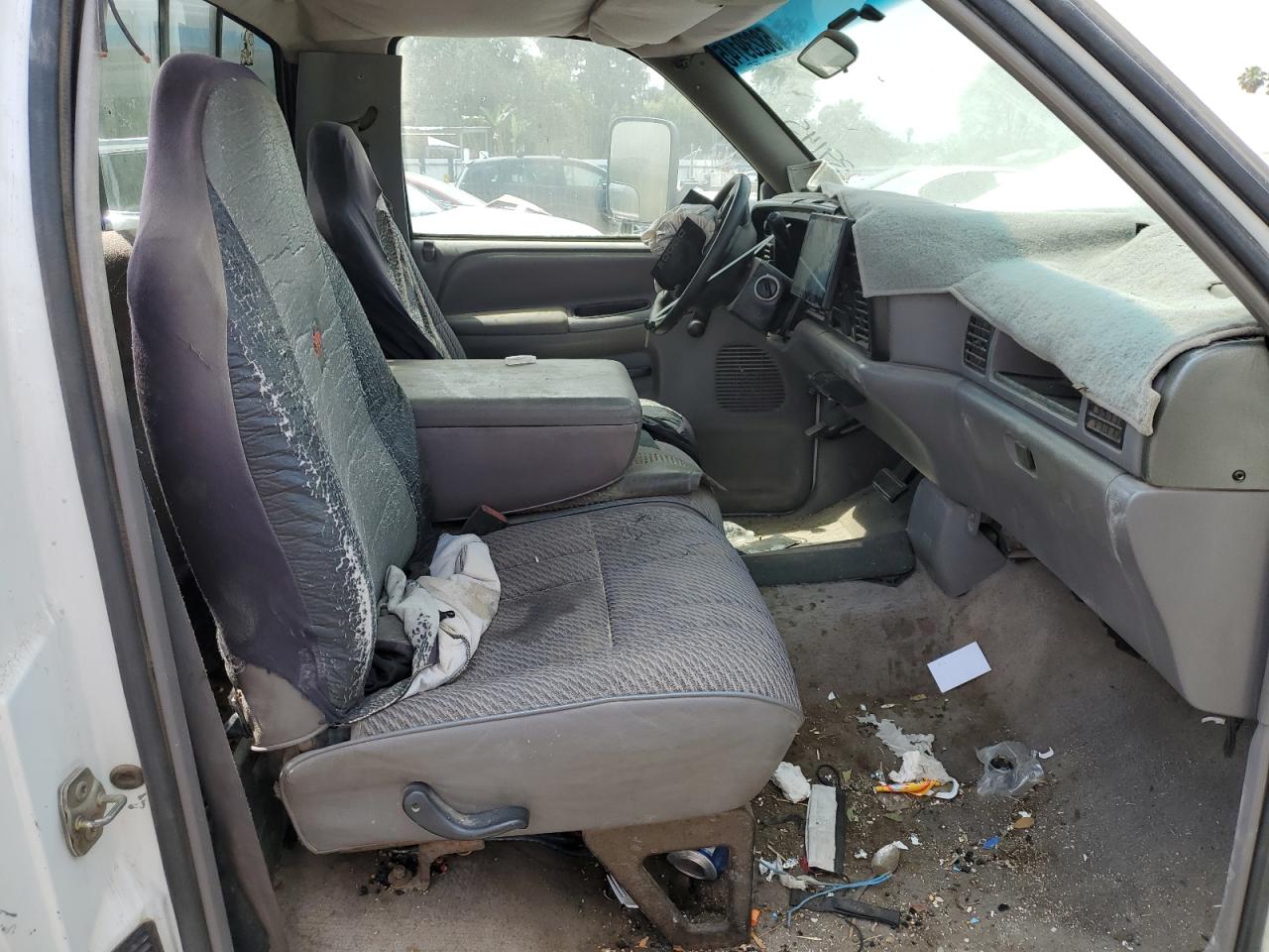 1996 Dodge Ram 2500 VIN: 1B7KC26C4TJ106723 Lot: 58239145