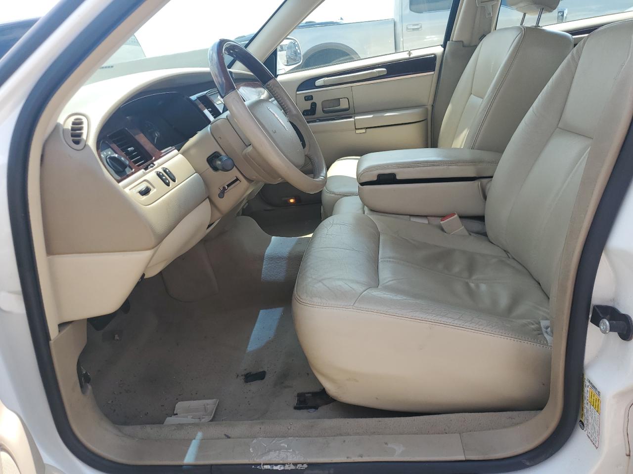 2008 Lincoln Town Car Signature Limited VIN: 2LNHM82V38X660959 Lot: 57168355