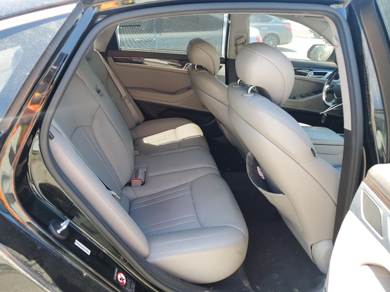 2015 Hyundai Genesis 3.8L VIN: KMHGN4JE5FU019397 Lot: 56640805