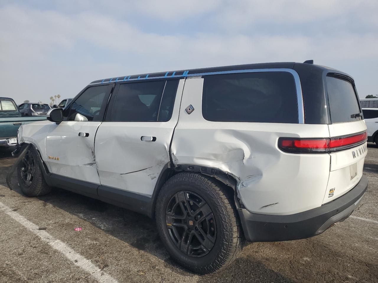 2023 Rivian R1S Adventure white null electric 7PDSGABA8PN012564 photo #3