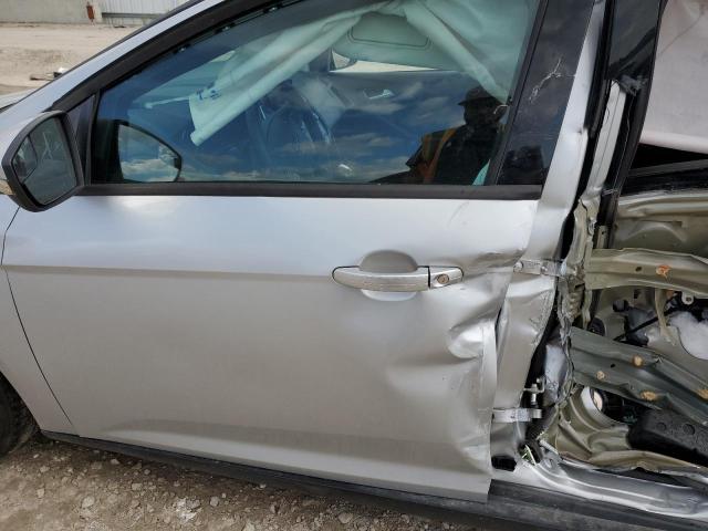  FORD FOCUS 2016 Серебристый