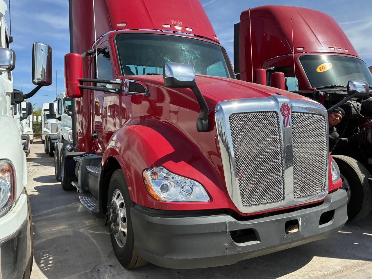 2017 Kenworth Construction T680 на продаже в Anthony, TX - Minor Dent/Scratches