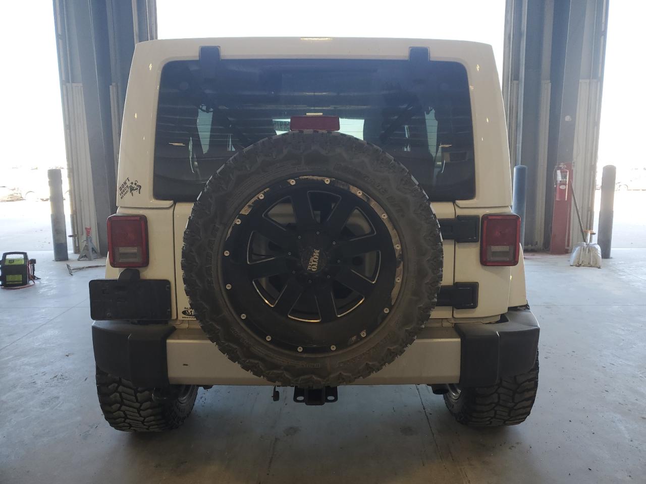 2017 Jeep Wrangler Unlimited Sahara VIN: 1C4BJWEG6HL526660 Lot: 56975335