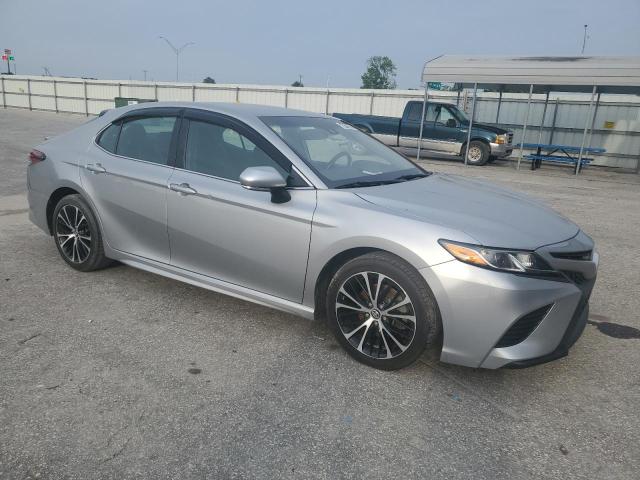  TOYOTA CAMRY 2019 Srebrny