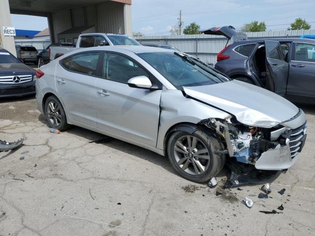 HYUNDAI ELANTRA 2018 Серебристый