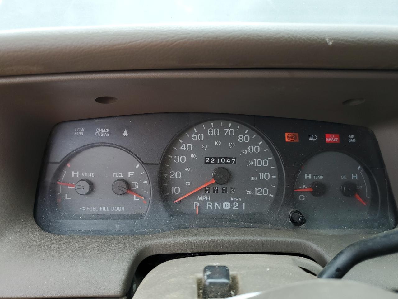 2002 Mercury Grand Marquis Ls VIN: 2MEFM75W42X615724 Lot: 58058005