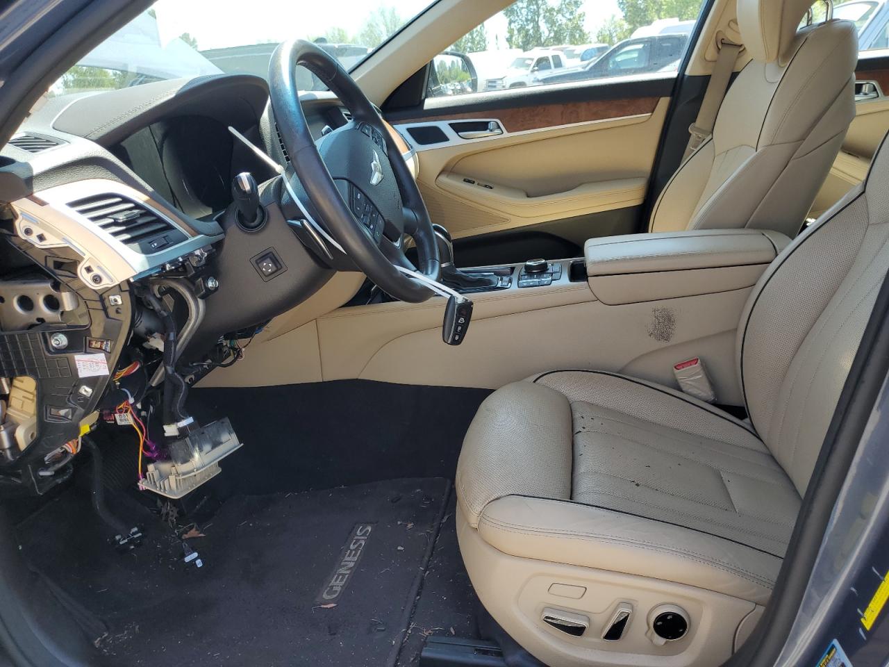 2015 Hyundai Genesis 3.8L VIN: KMHGN4JE9FU088996 Lot: 58174155