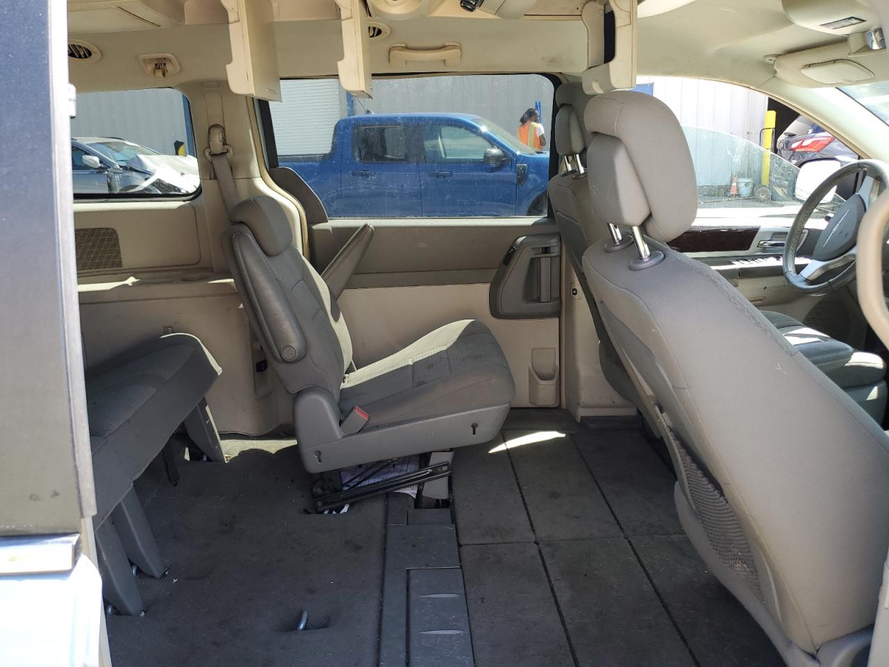 2010 Chrysler Town & Country Touring VIN: 2A4RR5D19AR392135 Lot: 56891315