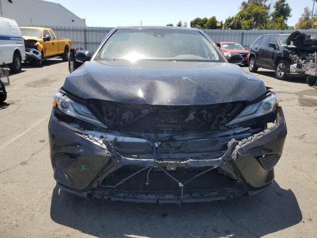  TOYOTA CAMRY 2018 Czarny