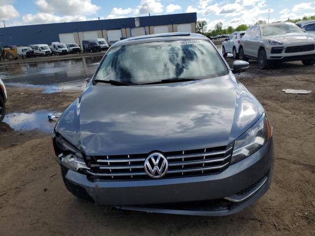 Sedans VOLKSWAGEN PASSAT 2015 Gray