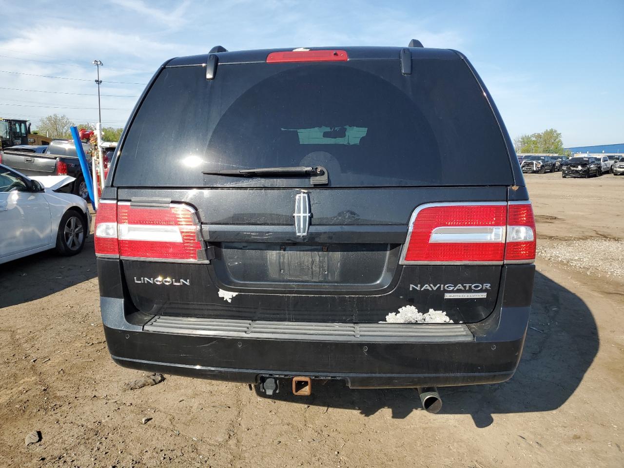 2011 Lincoln Navigator L VIN: 5LMJJ3J5XBEJ04989 Lot: 56669395