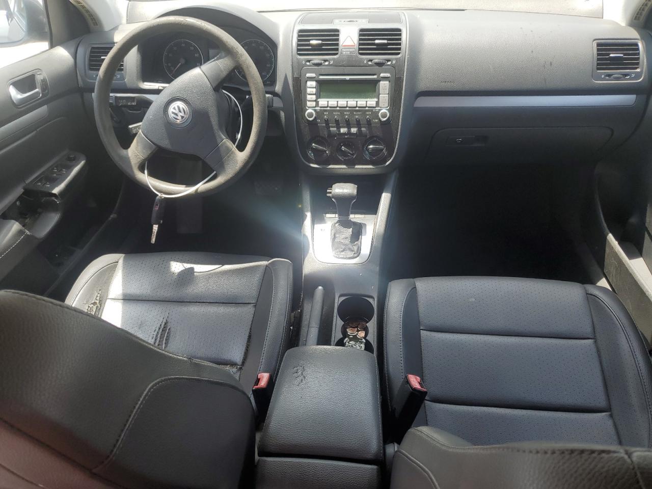 2007 Volkswagen Jetta 2.5 Option Package 1 VIN: 3VWRG71K57M000611 Lot: 55950635