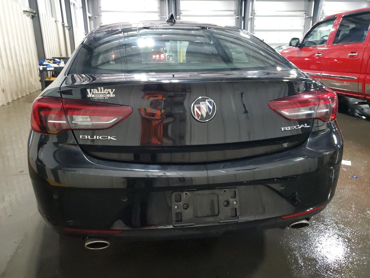 2018 Buick Regal Preferred Ii VIN: W04GM6SX6J1106586 Lot: 56954345